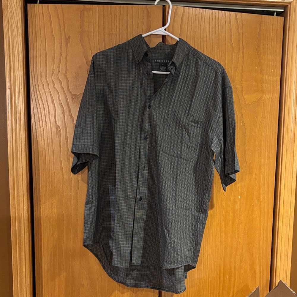 Men’s Consensus Dress Shirt, Black Plaid, M